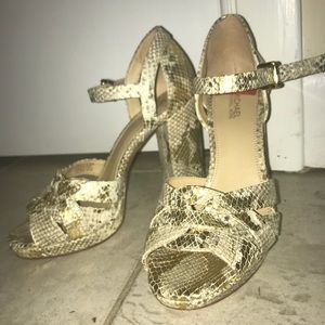 Michael Kors patterned gold and white high heels